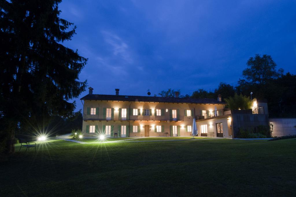 Sangrato 1883 Villa Monteu Roero Luaran gambar